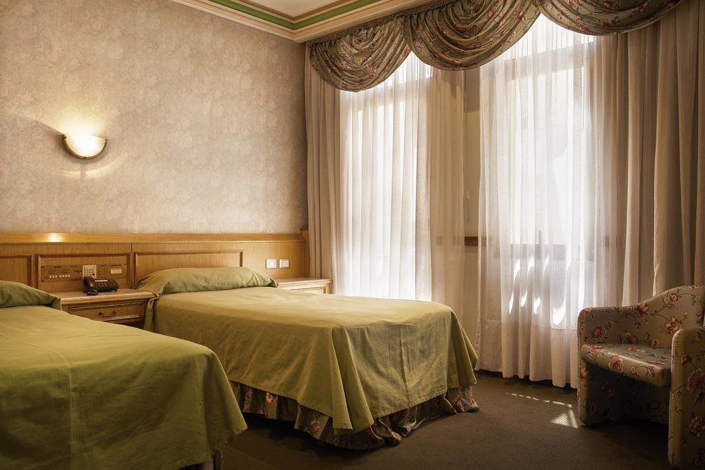 Gran Hotel Ailen Buenos Aires Chambre photo